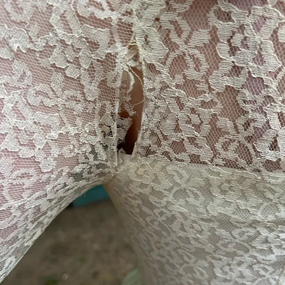 Vintage lace 1960’s long sleeve lace wedding dress - Picture 11 of 13